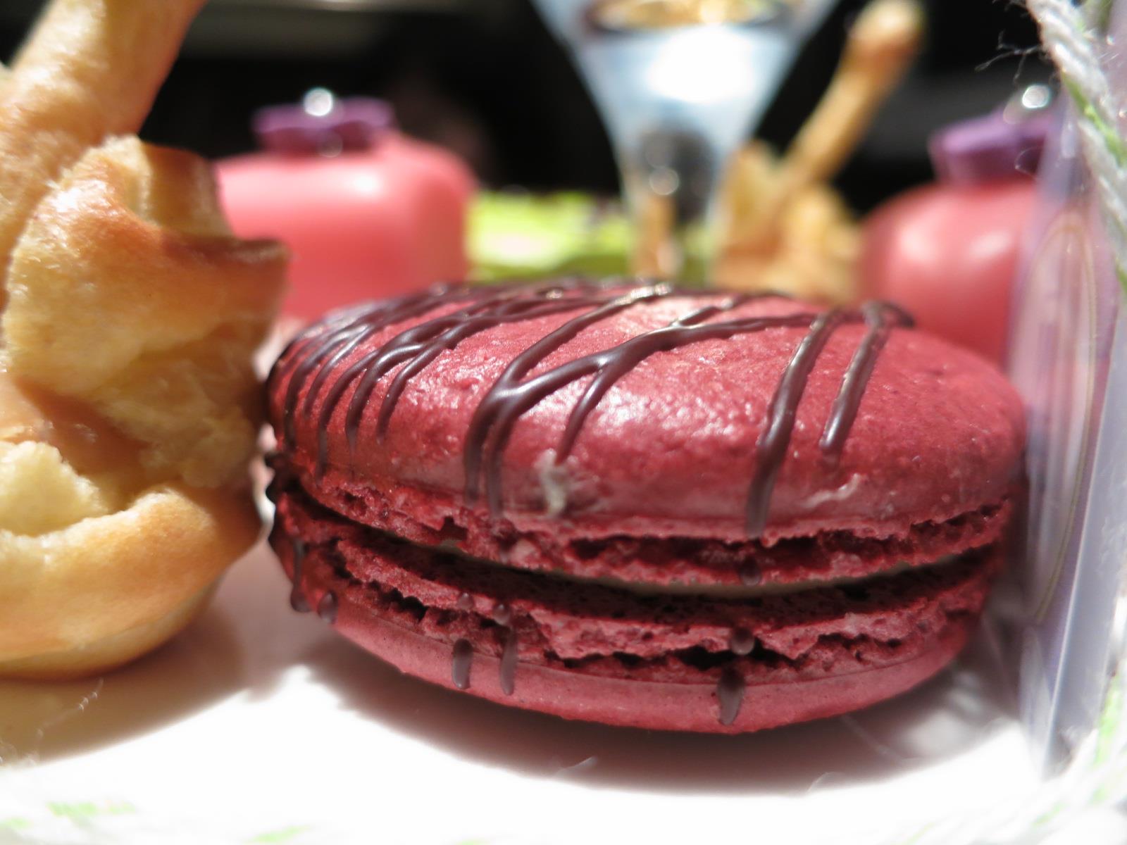 Red Velvet Macaron